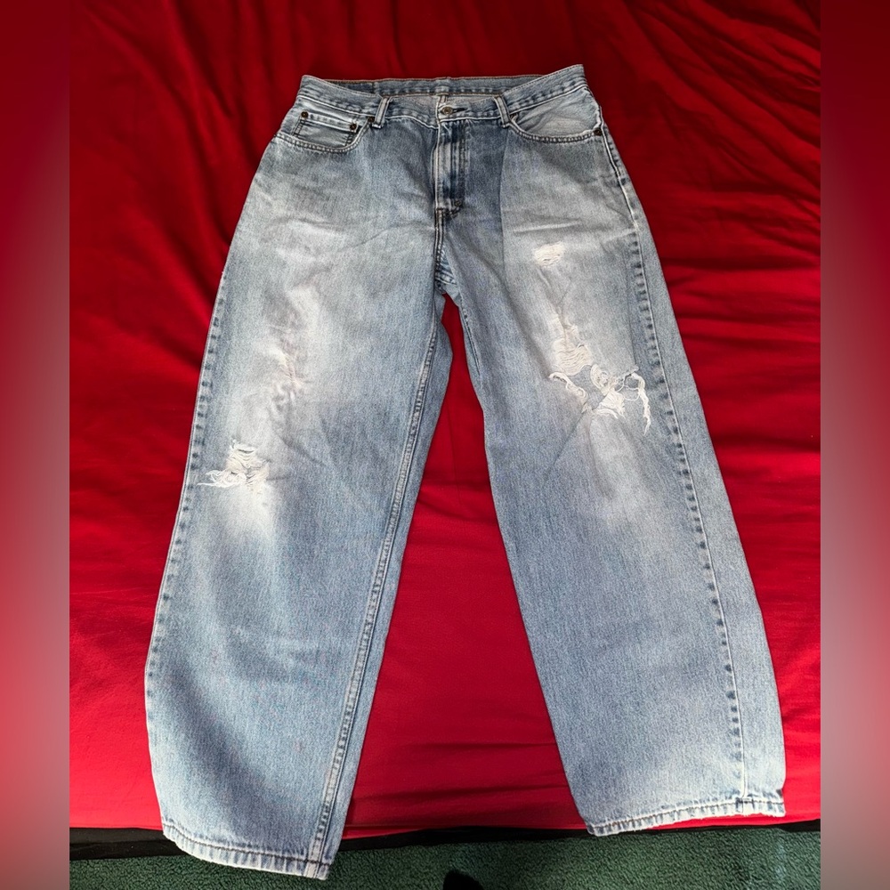 Levi's 550 Relaxed Fit Tapered Leg Men's Distressed Jeans  
(Size 36 x 30)